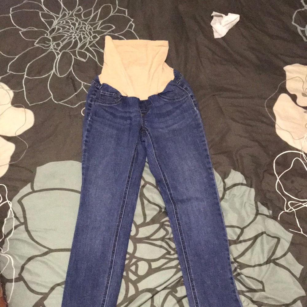 Jessica Simpson maternity jeans